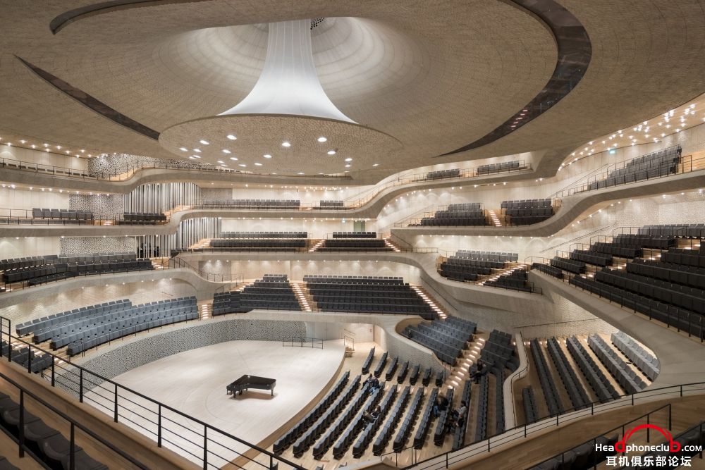 Elbphilharmonie_Groer-Saal_c_Iwan_Baan-14.jpg