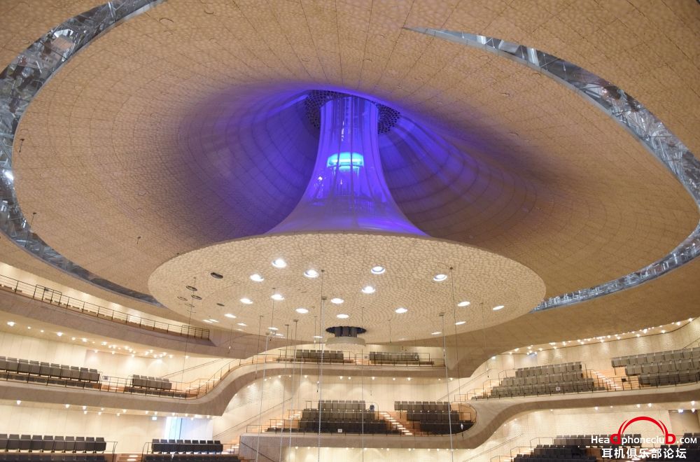 Elbphilharmonie-Groer-Saal_c_Michael_Zapf-1.jpg